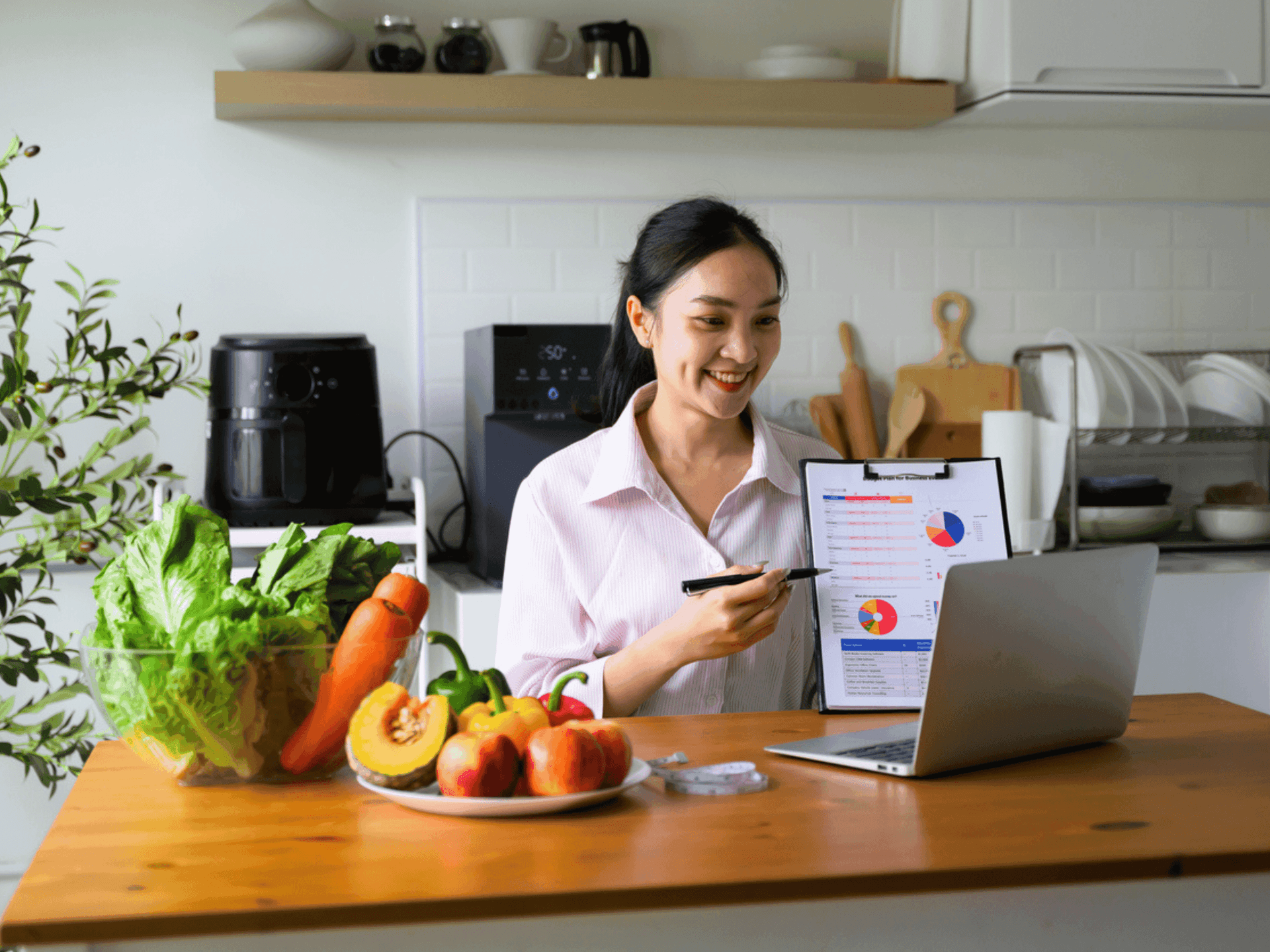Why is online nutrition coaching becoming the preferred wellness support? Card